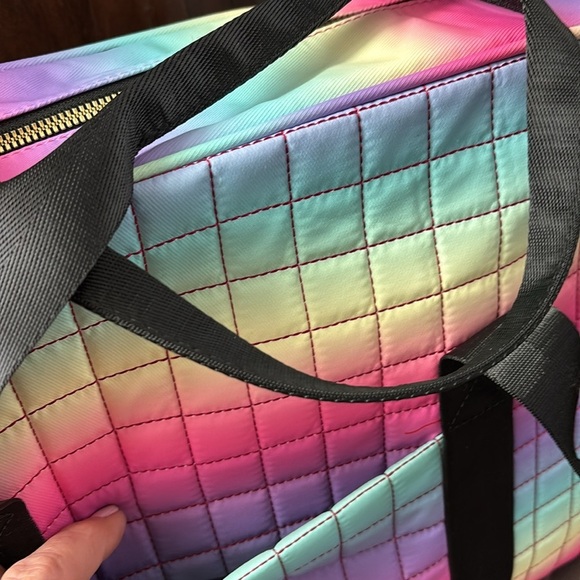 Olivia Miller Rainbow Tote,quilted,hand & crossbody strap,zip top,water resist - Picture 2 of 11